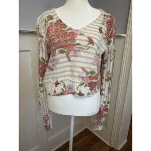Free People Bed Of Roses Sweater Dainty Cottage Floral V Neck Size Small EUC